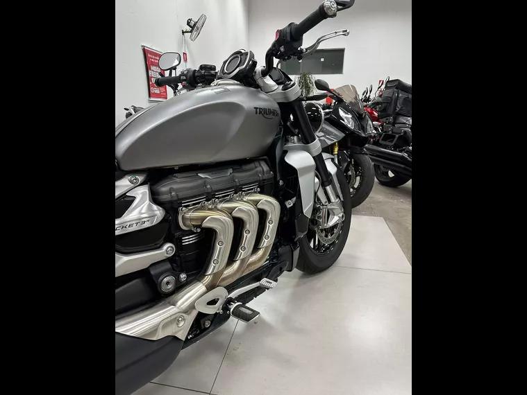 Triumph Rocket III Prata 16