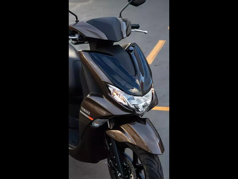 Yamaha Fluo Preto 17