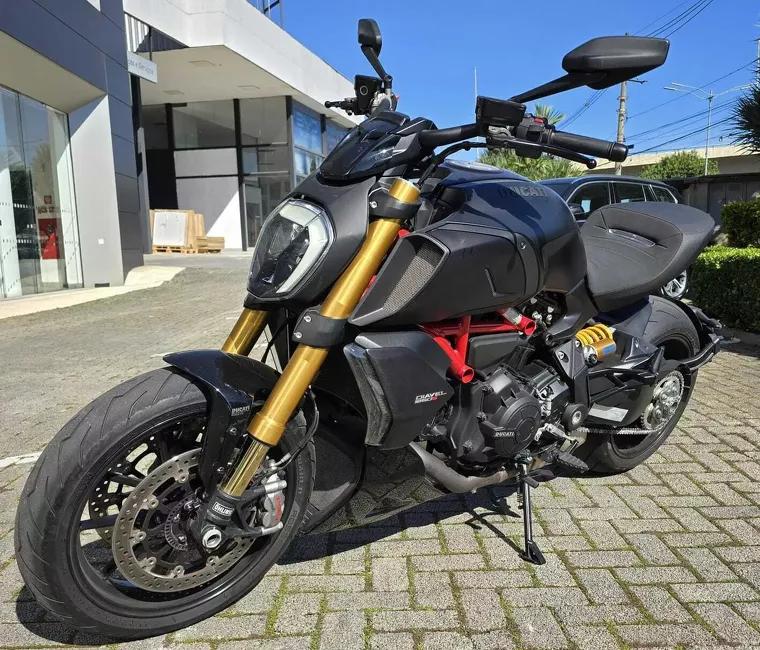 Ducati Diavel Preto 5