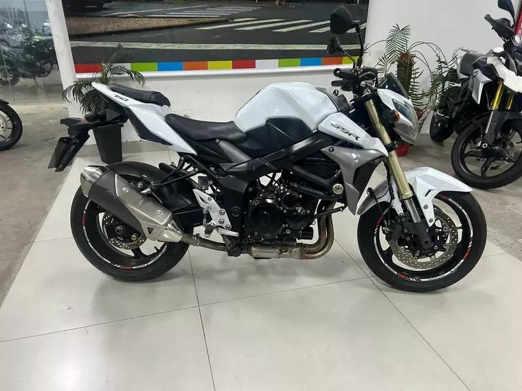 Suzuki GSR Branco 9