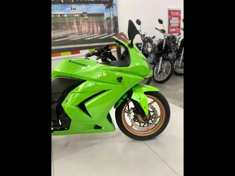 Kawasaki Ninja Verde 11