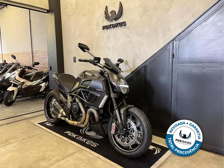 Ducati Diavel Preto 20