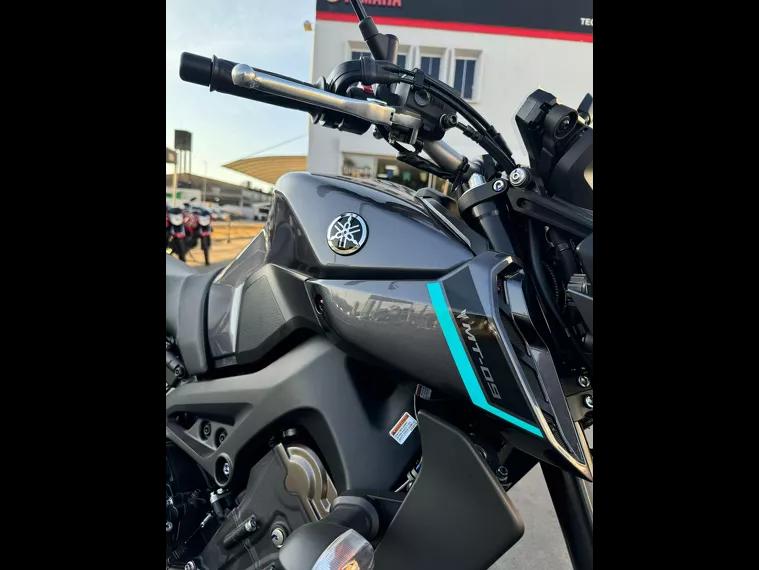 Yamaha MT-09 Cinza 20