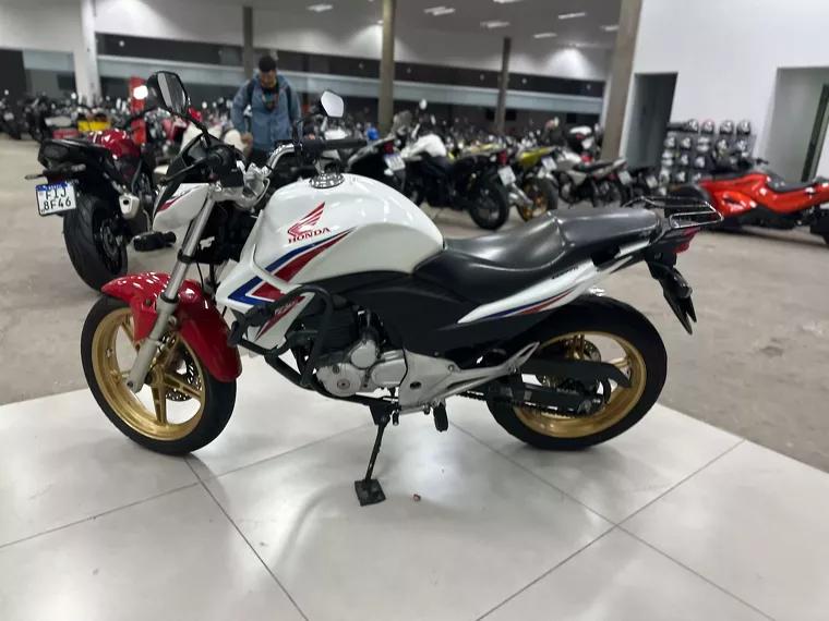 Honda CB 300 Branco 12