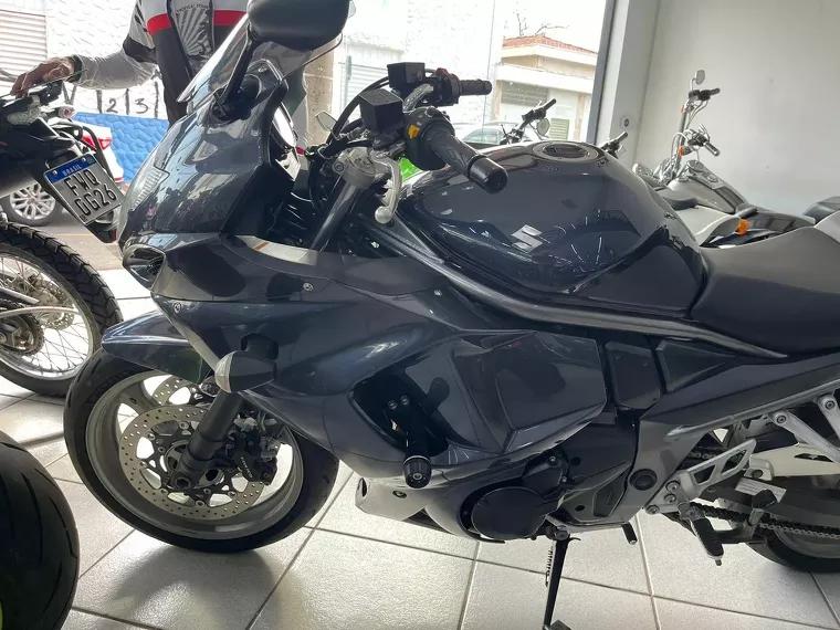 Suzuki GSX Cinza 9