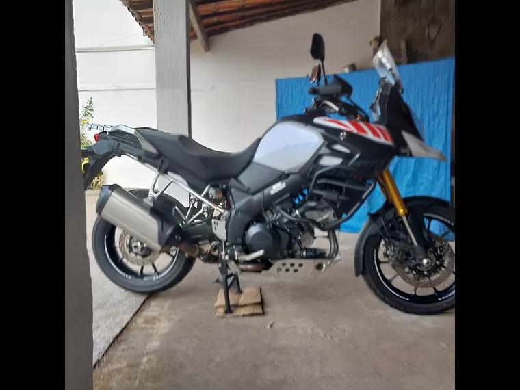 Suzuki V-Strom Branco 2