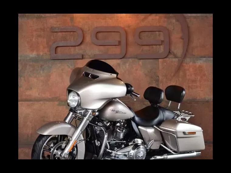 Harley-Davidson Street Glide Cinza 2