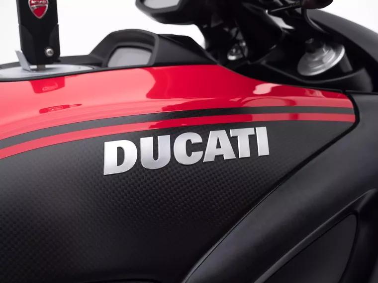 Ducati Diavel Vermelho 6