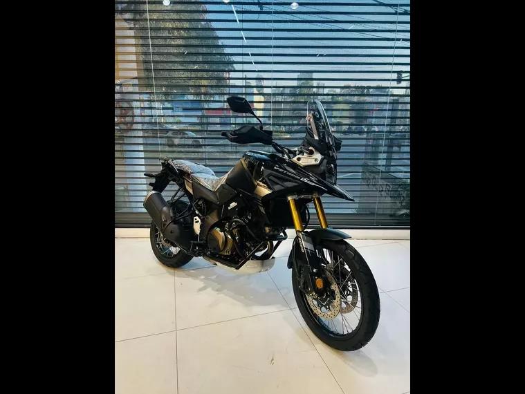 Suzuki V-Strom Preto 1