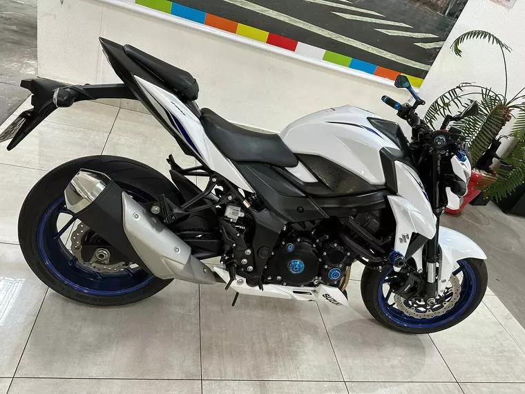 Suzuki GSX-S Branco 17