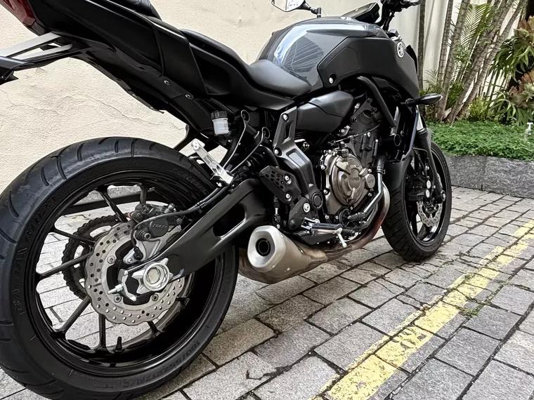 Yamaha MT-07 Cinza 4