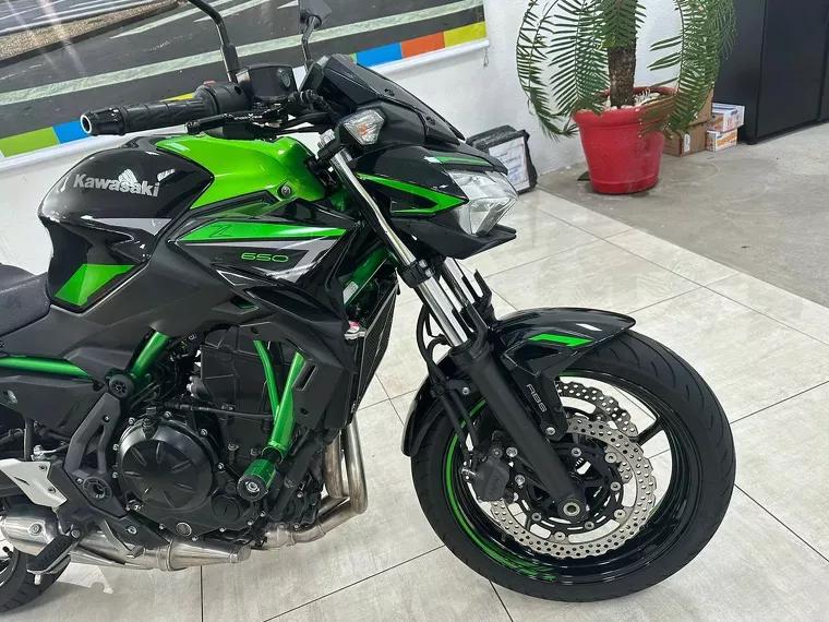 Kawasaki Z 650 Verde 16