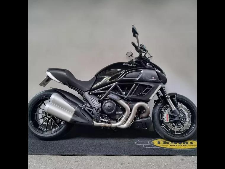 Ducati Diavel Preto 1