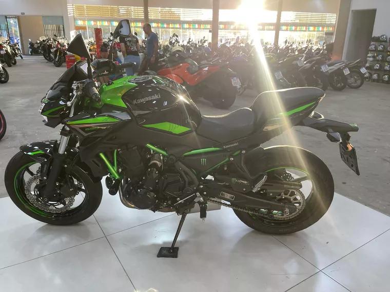 Kawasaki Z 650 Verde 12