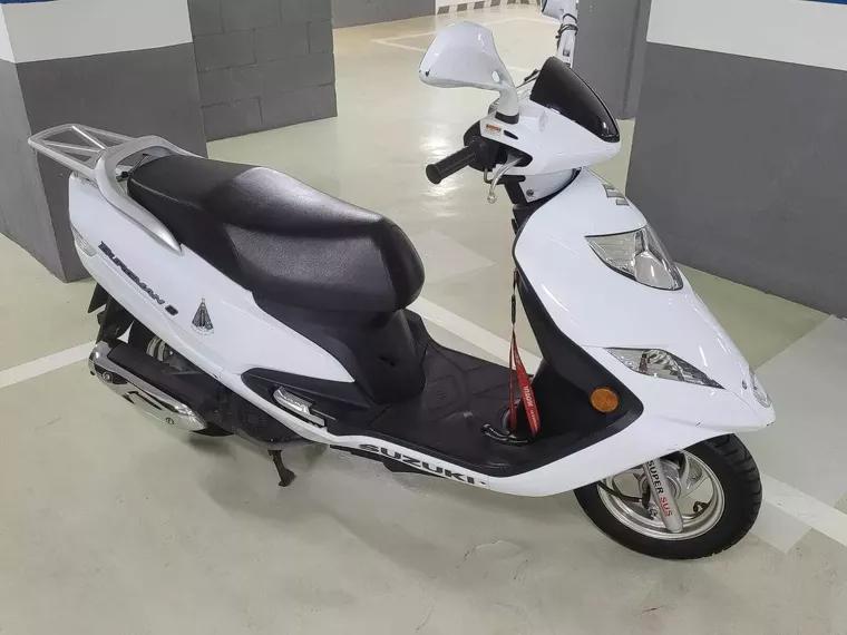 Suzuki Burgman Branco 3