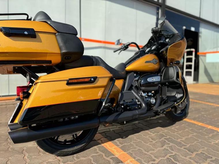 Harley-Davidson Road Glide Dourado 3