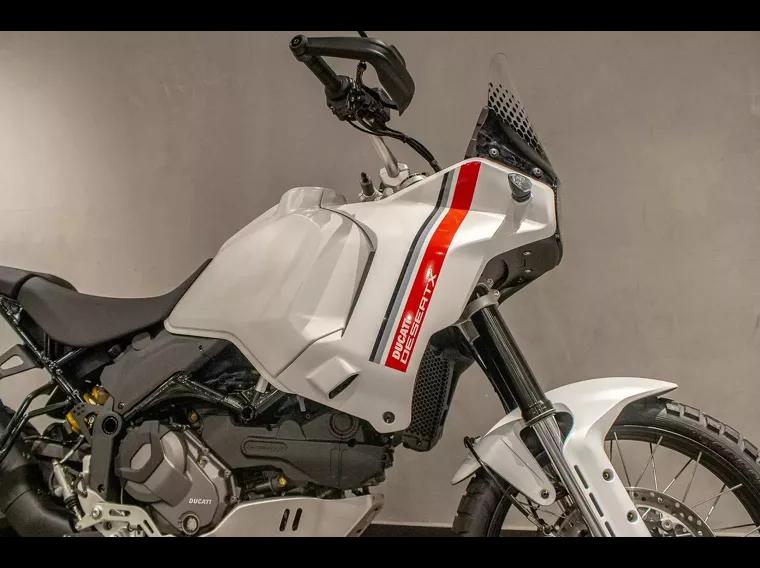 Ducati Desert X Branco 1