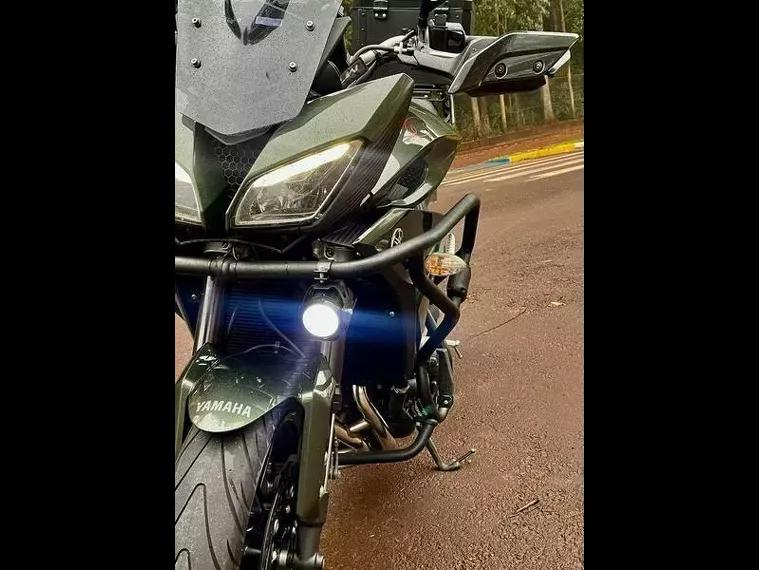 Yamaha MT-09 Cinza 7