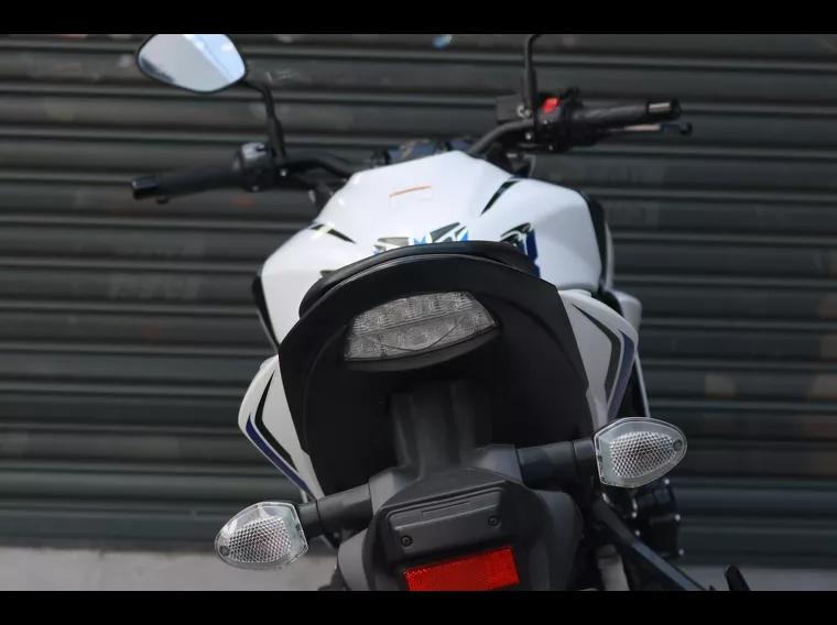 Suzuki GSX-S Branco 11