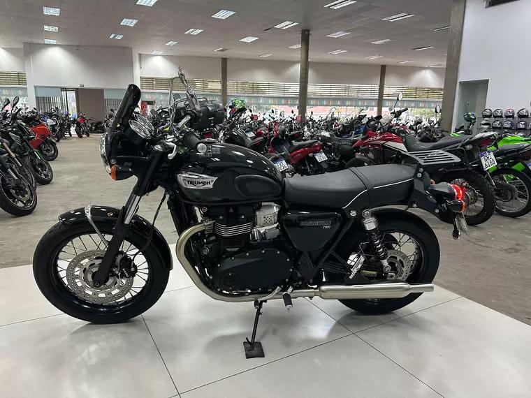 Triumph Bonneville Preto 9