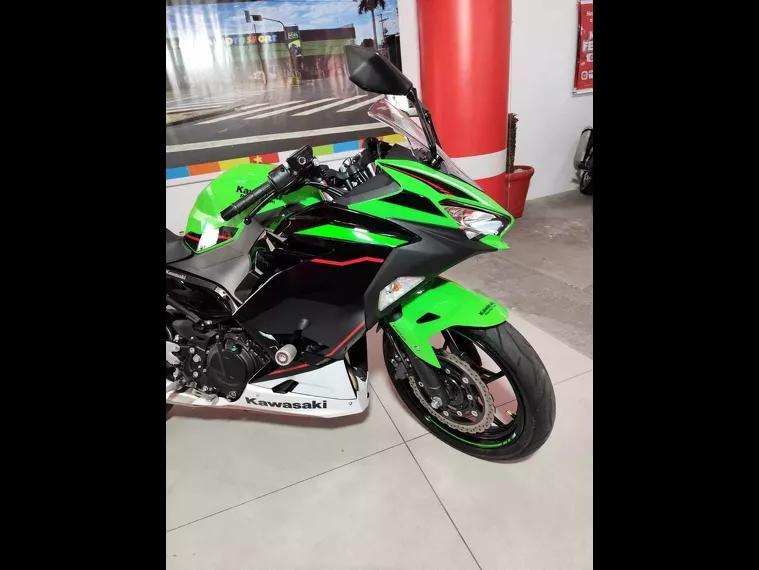 Kawasaki Ninja Verde 13