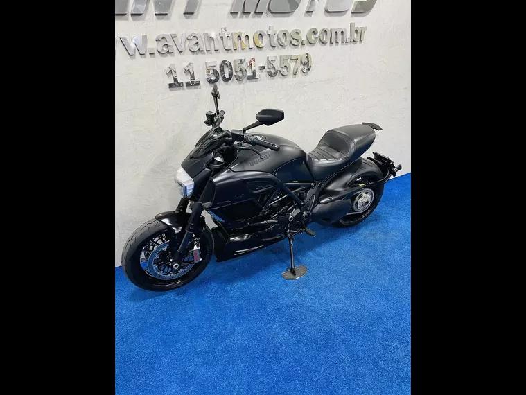 Ducati Diavel Preto 8