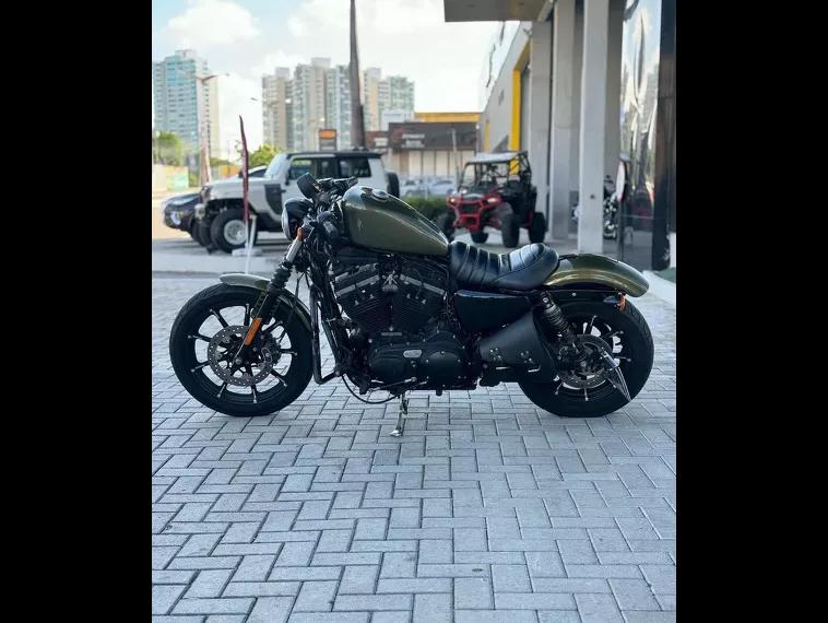 Harley-Davidson Sportster 883 Verde 15