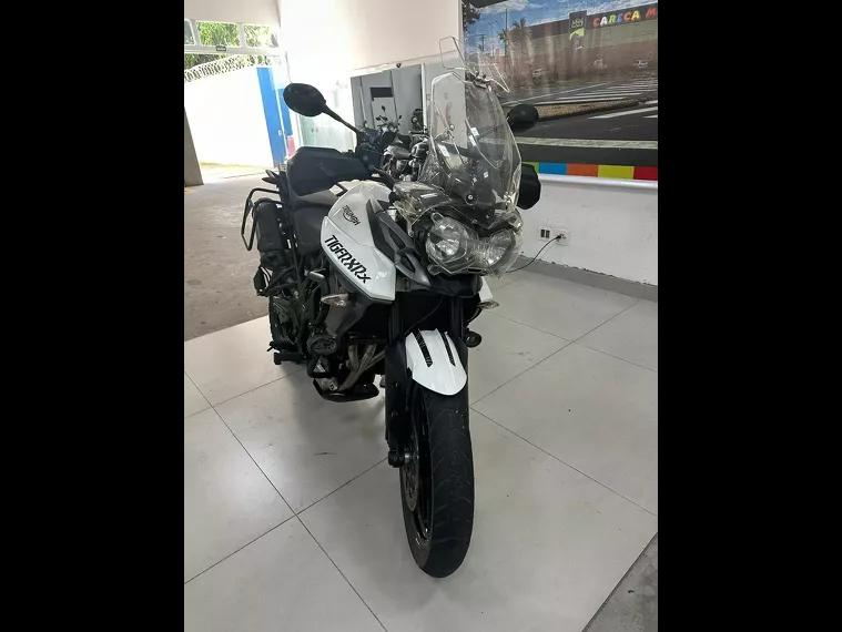 Triumph Tiger 800 Branco 18