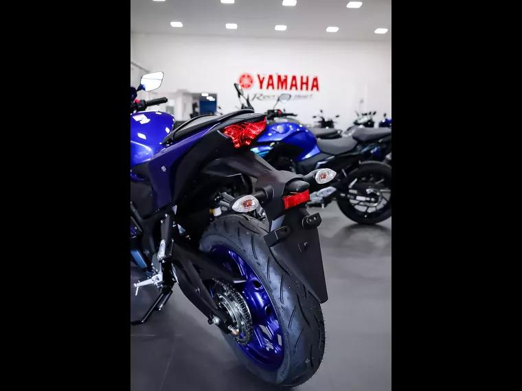 Yamaha YZF R3 Roxo 22