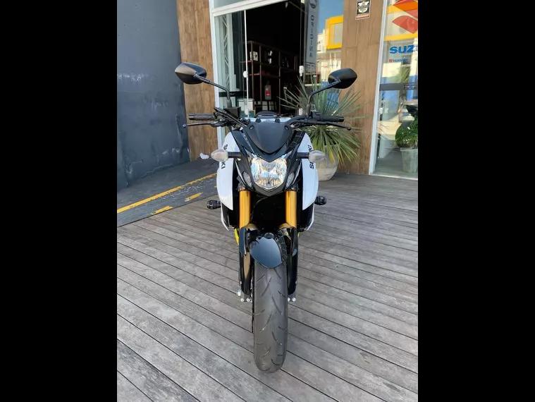 Suzuki GSX-S Preto 6