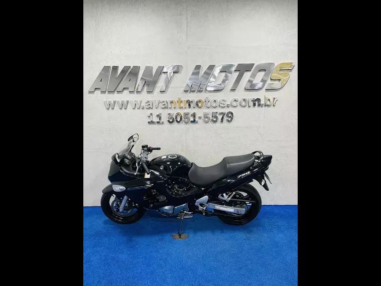 Suzuki GSX Preto 7