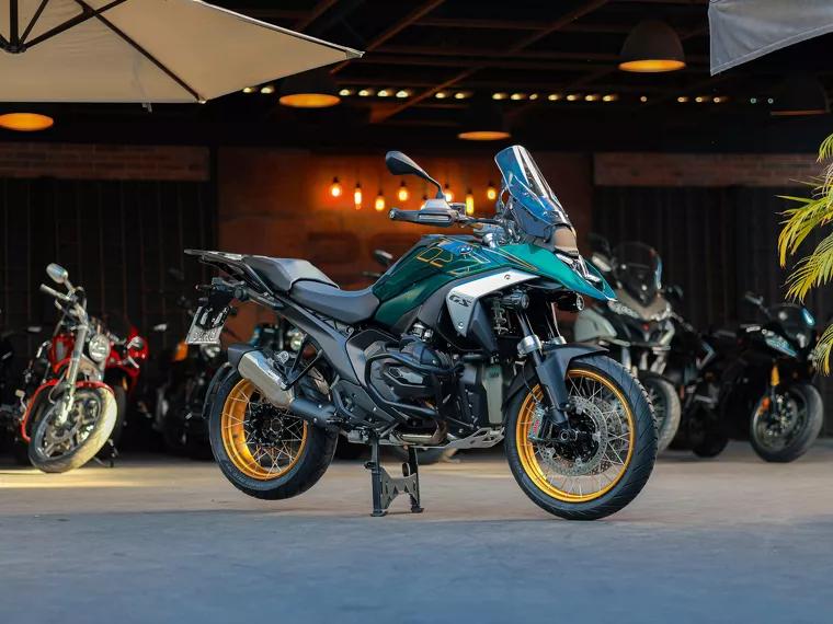 BMW R 1300 GS Verde 1