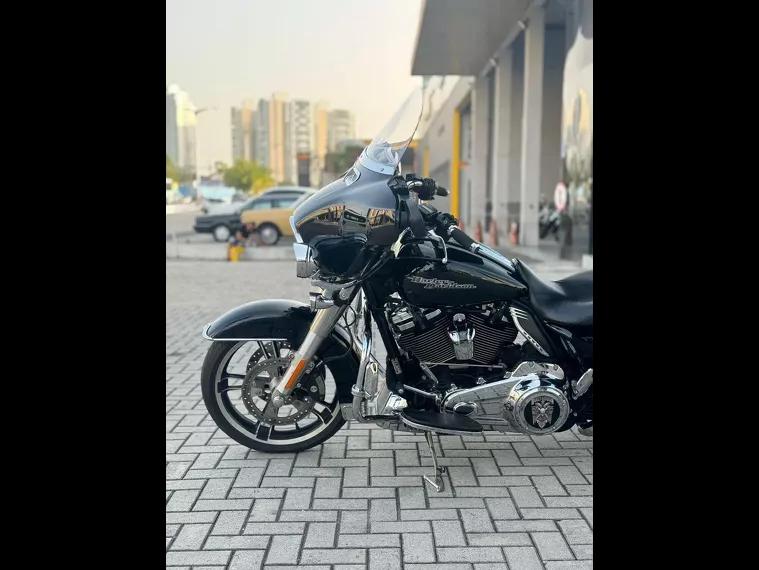 Harley-Davidson Street Glide Preto 10