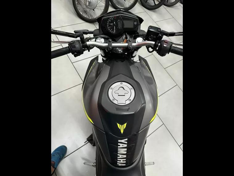 Yamaha MT-03 Cinza 15