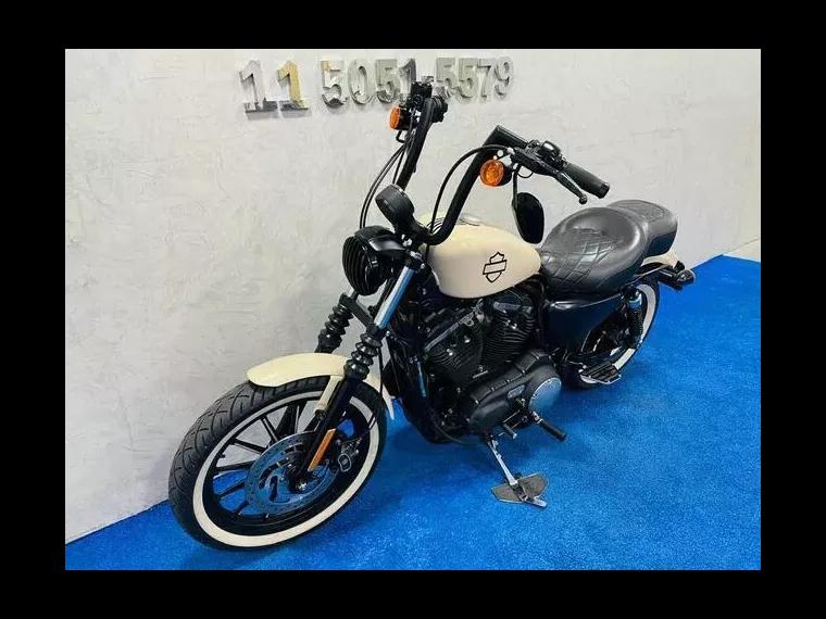 Harley-Davidson Sportster 883 Bege 18