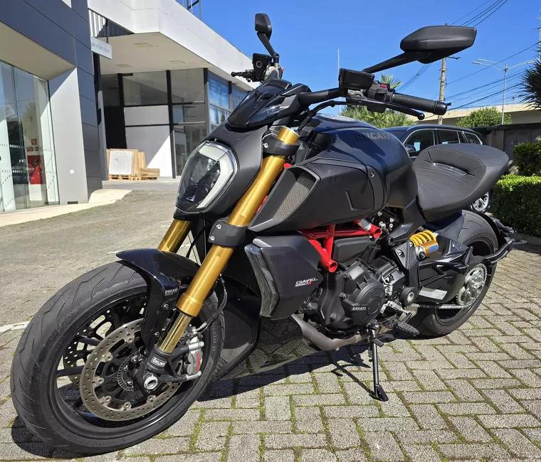 Ducati Diavel Preto 1