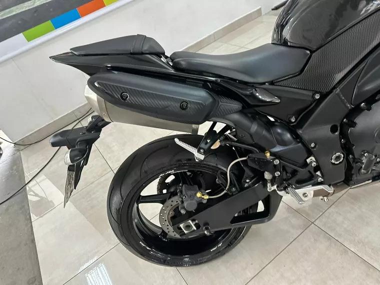 Yamaha YZF R1 Preto 18