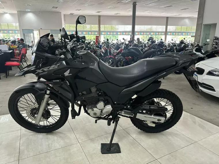 Honda XRE 300 Preto 18