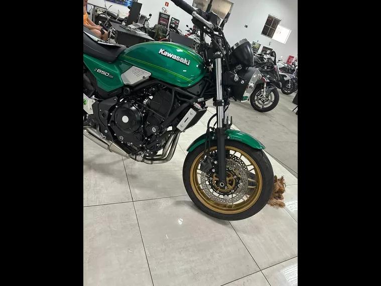 Kawasaki Z 650 Verde 3