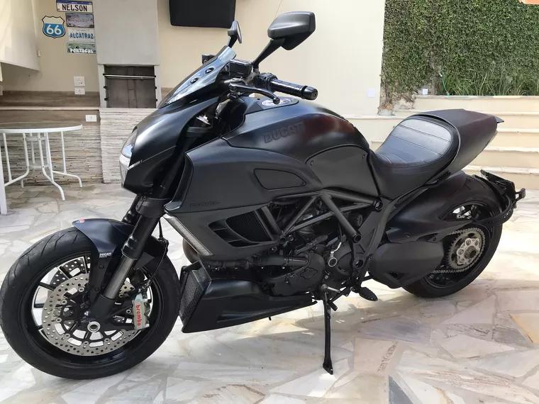 Ducati Diavel Preto 7