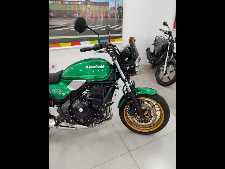 Kawasaki Z 650 Verde 12