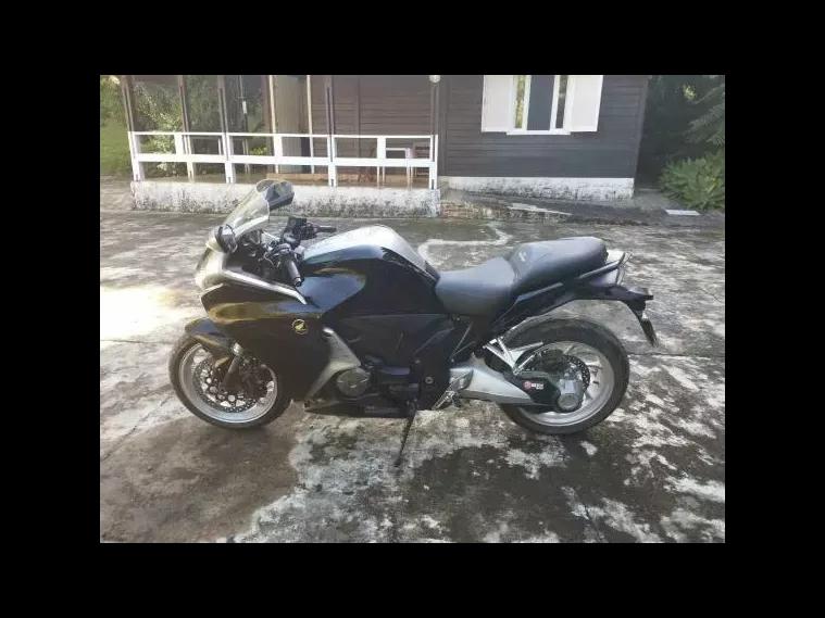 Honda VFR 1200F Preto 2