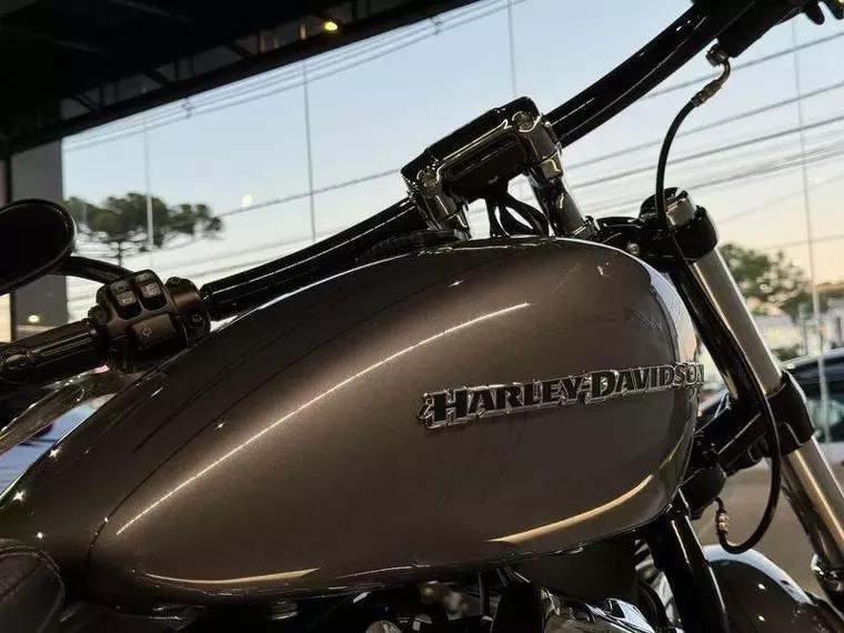 Harley-Davidson Breakout Cinza 20