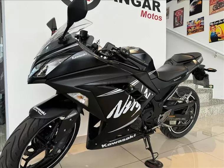 Kawasaki Ninja Preto 4