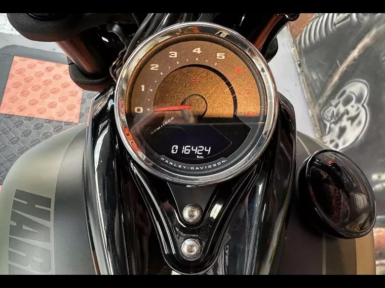 Harley-Davidson Fat Bob Verde 5