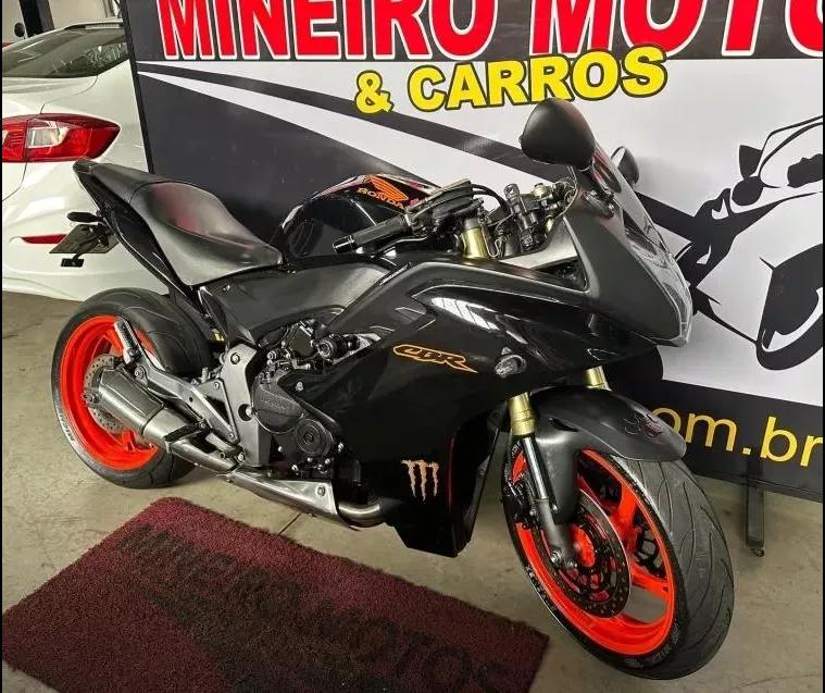 Honda CBR 600 Preto 3