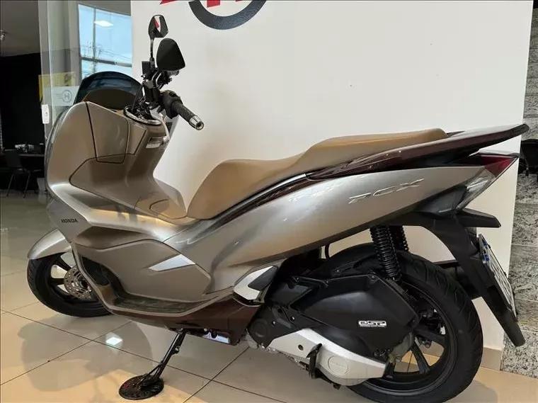 Honda PCX Prata 6