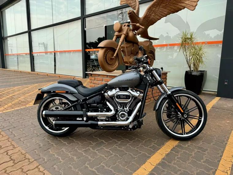 Harley-Davidson Breakout Cinza 5