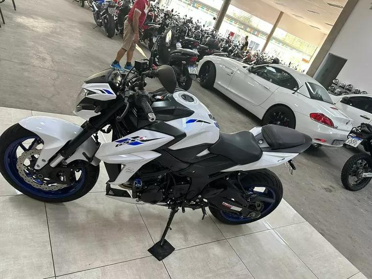 Suzuki GSX-S Branco 3