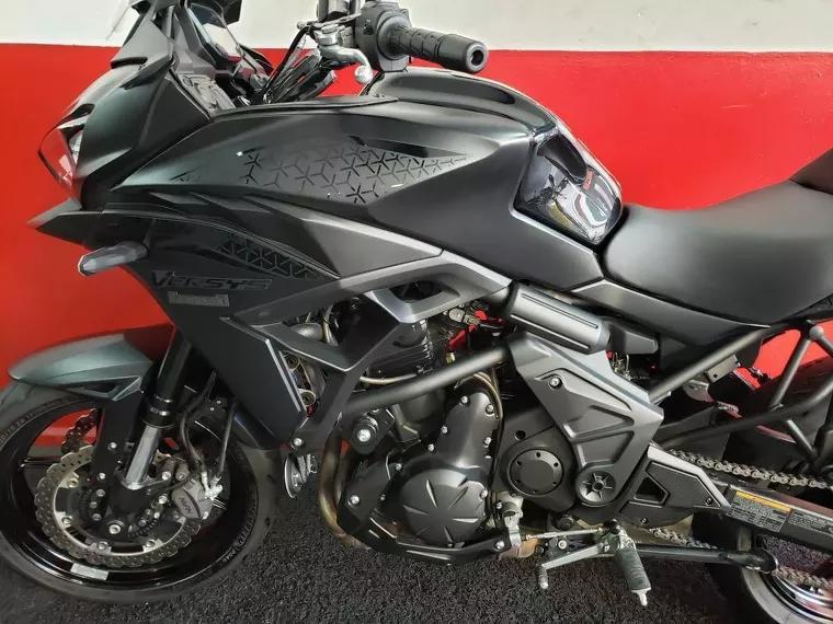 Kawasaki Versys Preto 11